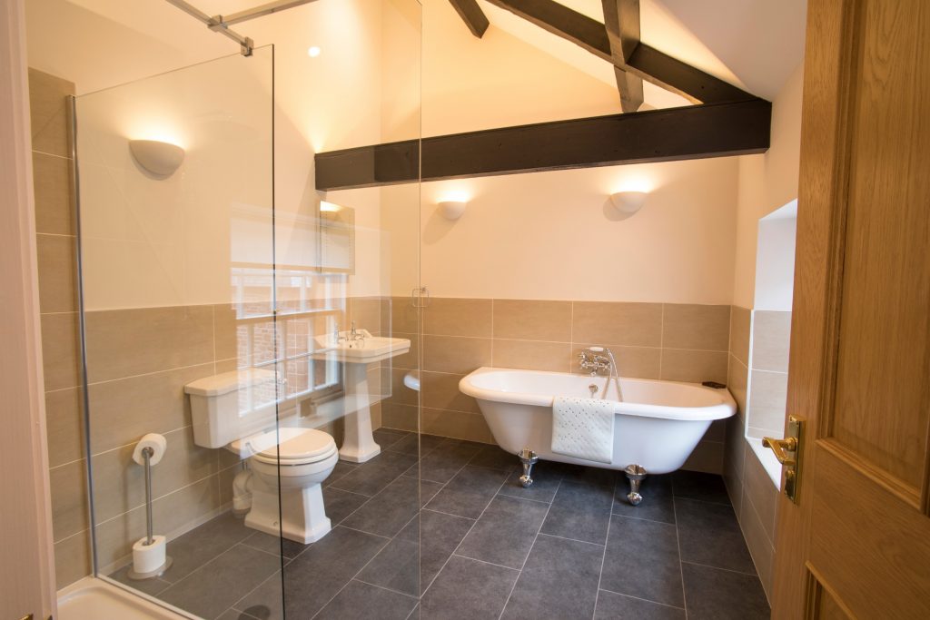 A picture containing indoor, floor, wall, room

Description automatically generated